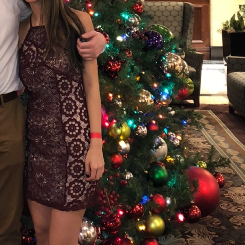 Francesca’s halter neck maroon dress